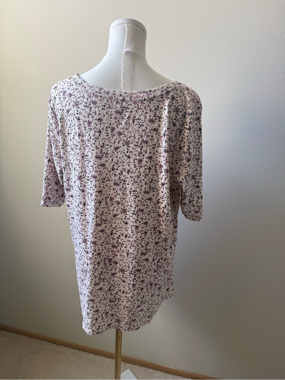 J. Jill Women's Cream Floral Scoop Neck Top Elbow Sleeve 100% Pima Cotton - Picture 3 of 5